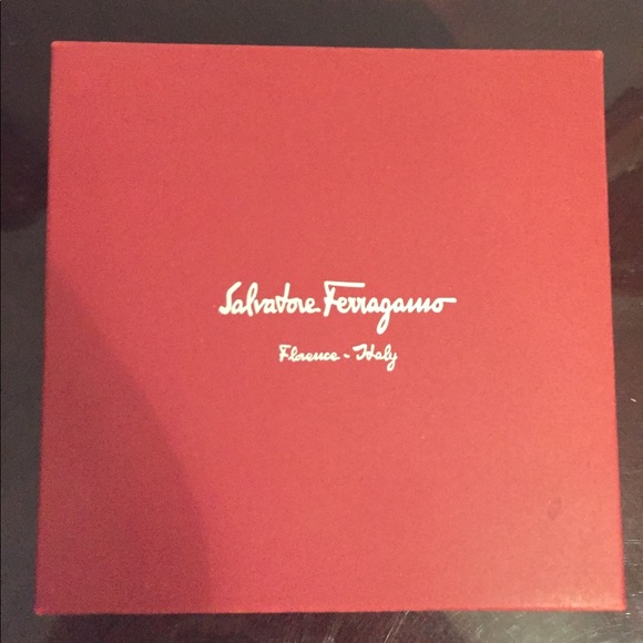 Brand new reversible gold buckle Ferragamo belt - Picture 6 of 6